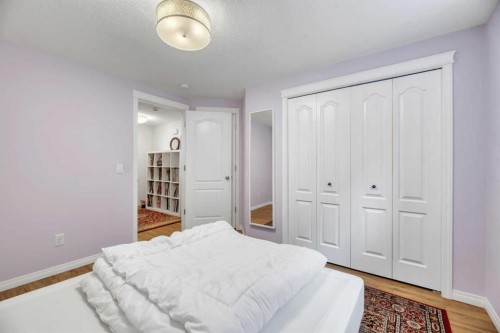 37 Shawbrooke Bay Sw, Calgary, AB - Indoor Photo Showing Bedroom