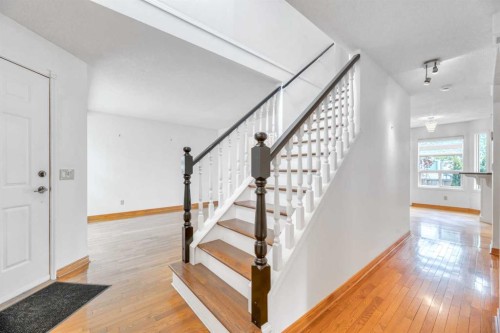 37 Shawbrooke Bay Sw, Calgary, AB - Indoor Photo Showing Other Room