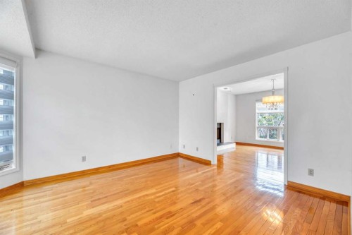 37 Shawbrooke Bay Sw, Calgary, AB - Indoor Photo Showing Other Room