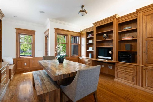 2402 Bowness Road Nw, Calgary, AB - Indoor