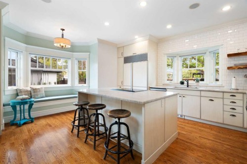 2402 Bowness Road Nw, Calgary, AB - Indoor Photo Showing Kitchen