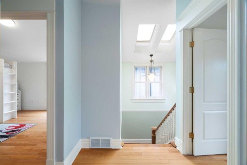 2402 Bowness Road Nw, Calgary, AB - Indoor Photo Showing Other Room