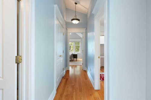 2402 Bowness Road Nw, Calgary, AB - Indoor Photo Showing Other Room