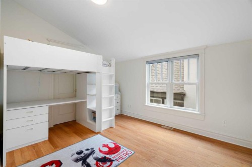 2402 Bowness Road Nw, Calgary, AB - Indoor Photo Showing Other Room