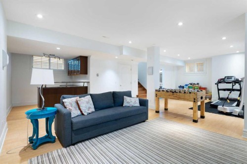 2402 Bowness Road Nw, Calgary, AB - Indoor