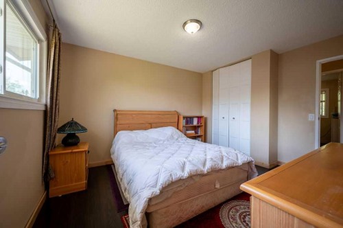 139 Maitland Road Ne, Calgary, AB - Indoor Photo Showing Bedroom