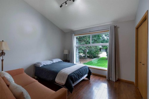 616 Memorial Avenue, Vulcan, AB - Indoor Photo Showing Bedroom