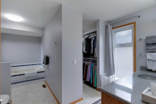 616 Memorial Avenue, Vulcan, AB - Indoor