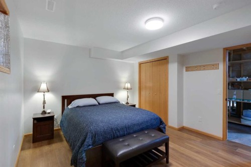 616 Memorial Avenue, Vulcan, AB - Indoor Photo Showing Bedroom