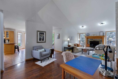 616 Memorial Avenue, Vulcan, AB - Indoor Photo Showing Living Room With Fireplace