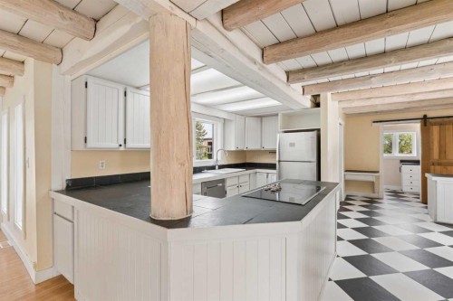 261074 Township Road 262, Rural Rocky View County, AB - Indoor