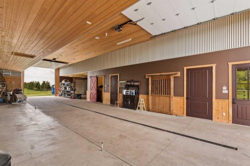 261074 Township Road 262, Rural Rocky View County, AB - Indoor