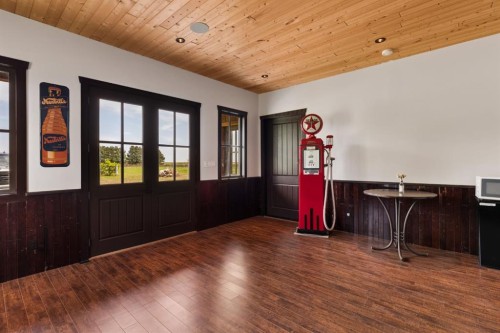 261074 Township Road 262, Rural Rocky View County, AB - Indoor Photo Showing Other Room