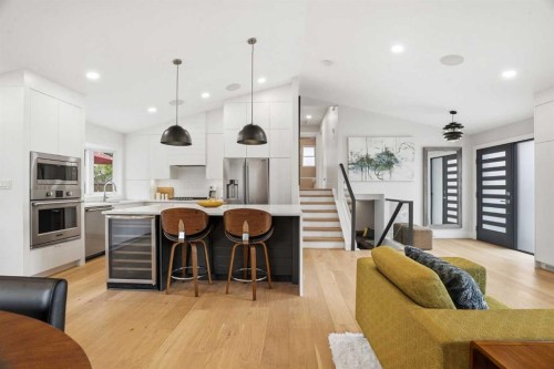 815 120 Avenue Se, Calgary, AB - Indoor