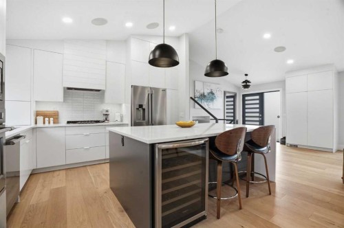 815 120 Avenue Se, Calgary, AB - Indoor Photo Showing Kitchen With Stainless Steel Kitchen With Upgraded Kitchen