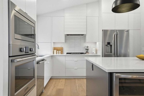 815 120 Avenue Se, Calgary, AB - Indoor Photo Showing Kitchen With Stainless Steel Kitchen With Upgraded Kitchen