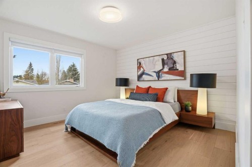 815 120 Avenue Se, Calgary, AB - Indoor Photo Showing Bedroom