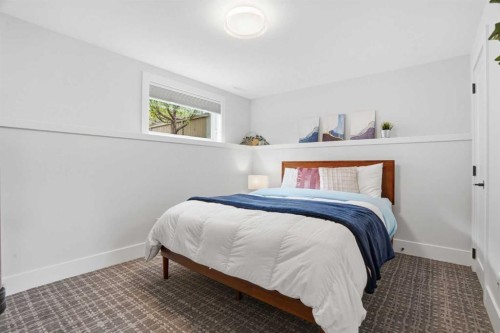 815 120 Avenue Se, Calgary, AB - Indoor Photo Showing Bedroom