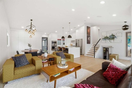 815 120 Avenue Se, Calgary, AB - Indoor Photo Showing Living Room