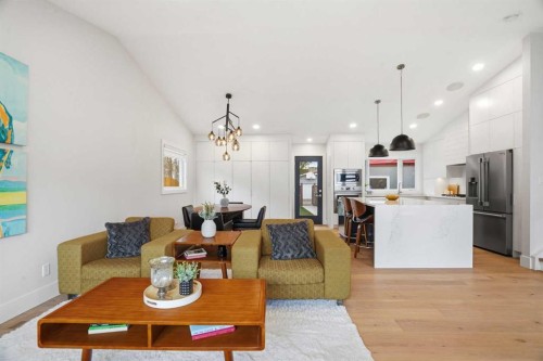 815 120 Avenue Se, Calgary, AB - Indoor