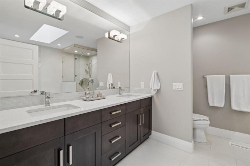 3302 39 Street Sw, Calgary, AB 