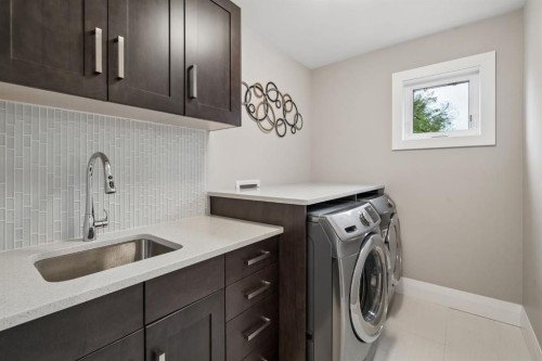 3302 39 Street Sw, Calgary, AB 
