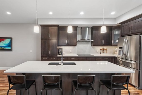3302 39 Street Sw, Calgary, AB 