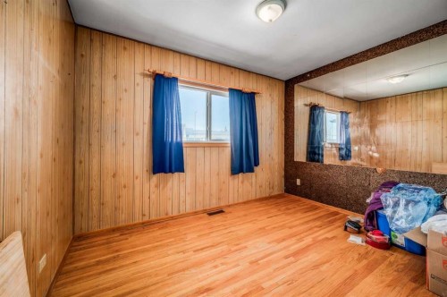 3452 37 Street Sw, Calgary, AB - Indoor Photo Showing Other Room