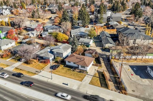 3452 37 Street Sw, Calgary, AB - Outdoor