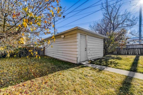 3452 37 Street Sw, Calgary, AB - Outdoor