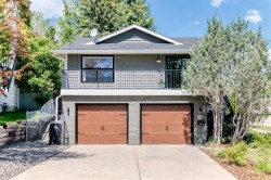 96 Coach Gate Way SW Calgary, AB T3H 1Z7