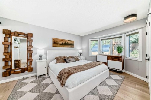 96 Coach Gate Way Sw, Calgary, AB 