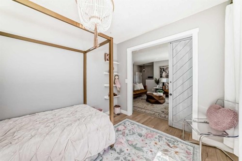 96 Coach Gate Way Sw, Calgary, AB 