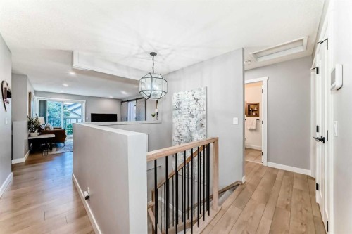 96 Coach Gate Way Sw, Calgary, AB 