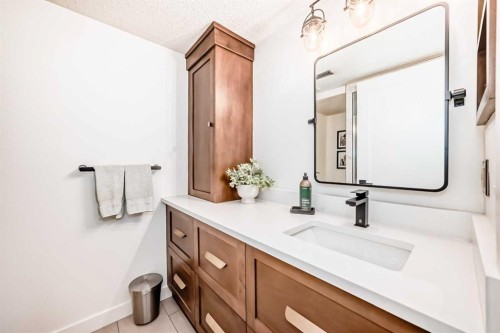 96 Coach Gate Way Sw, Calgary, AB 