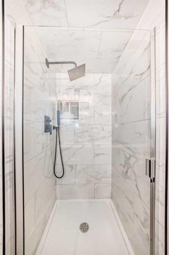 96 Coach Gate Way Sw, Calgary, AB 