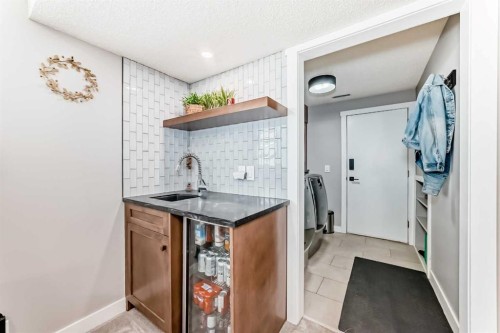 96 Coach Gate Way Sw, Calgary, AB 