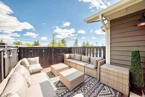 96 Coach Gate Way Sw, Calgary, AB 