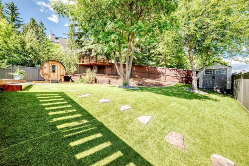 96 Coach Gate Way Sw, Calgary, AB 