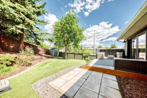 96 Coach Gate Way Sw, Calgary, AB 