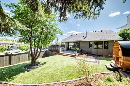 96 Coach Gate Way Sw, Calgary, AB 