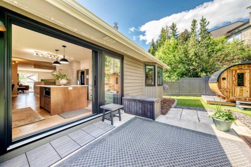 96 Coach Gate Way Sw, Calgary, AB 