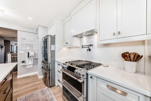 96 Coach Gate Way Sw, Calgary, AB 