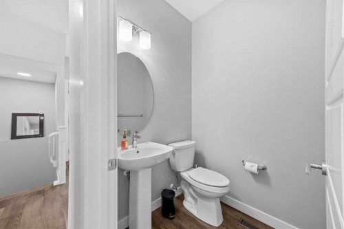 142 Sandstone Drive, Okotoks, AB - Indoor Photo Showing Bathroom