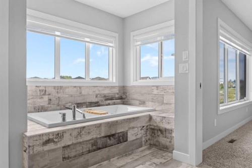 142 Sandstone Drive, Okotoks, AB - Indoor Photo Showing Bathroom