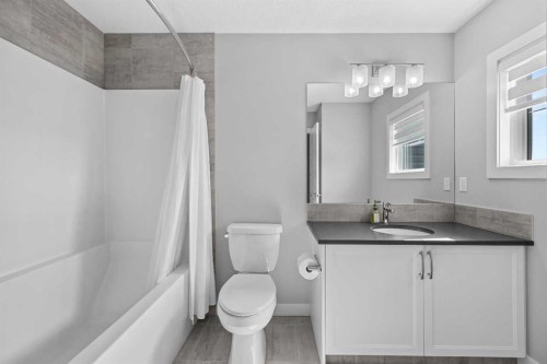 142 Sandstone Drive, Okotoks, AB - Indoor Photo Showing Bathroom