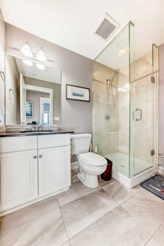 2101-920 5 Avenue Sw, Calgary, AB - Indoor Photo Showing Bathroom