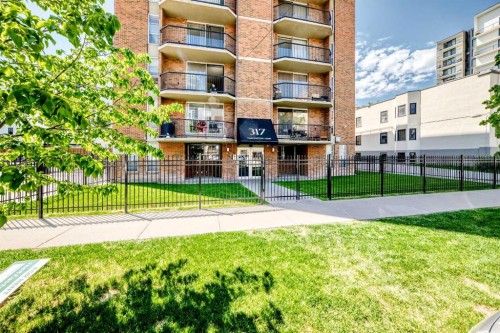 204-317 14 Avenue SW Calgary, AB T2R 0M4