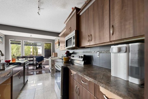 34 Brightoncrest Common Se, Calgary, AB - Indoor Photo Showing Kitchen