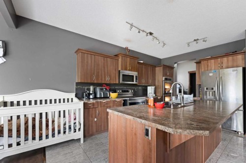 34 Brightoncrest Common Se, Calgary, AB - Indoor Photo Showing Kitchen